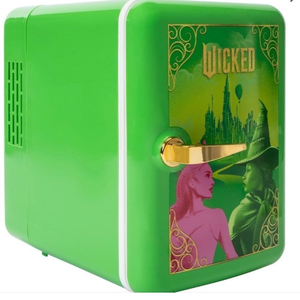 Wicked beauty mini refrigerator fridge new in box